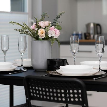 Podgorze Lipska Pet-Friendly Apartment With Balcony And Parking By Renters Prestige Cracovia Esterno foto